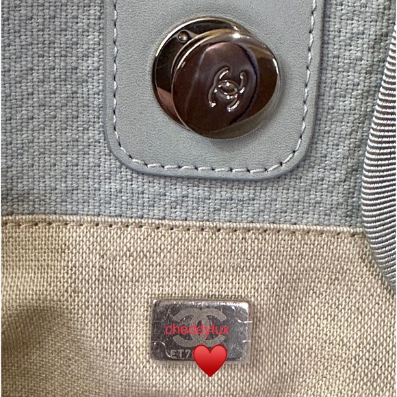 💎💎💎Authentic CHANEL DEAUVILLE 2 WAY BAG - Picture 16 of 17